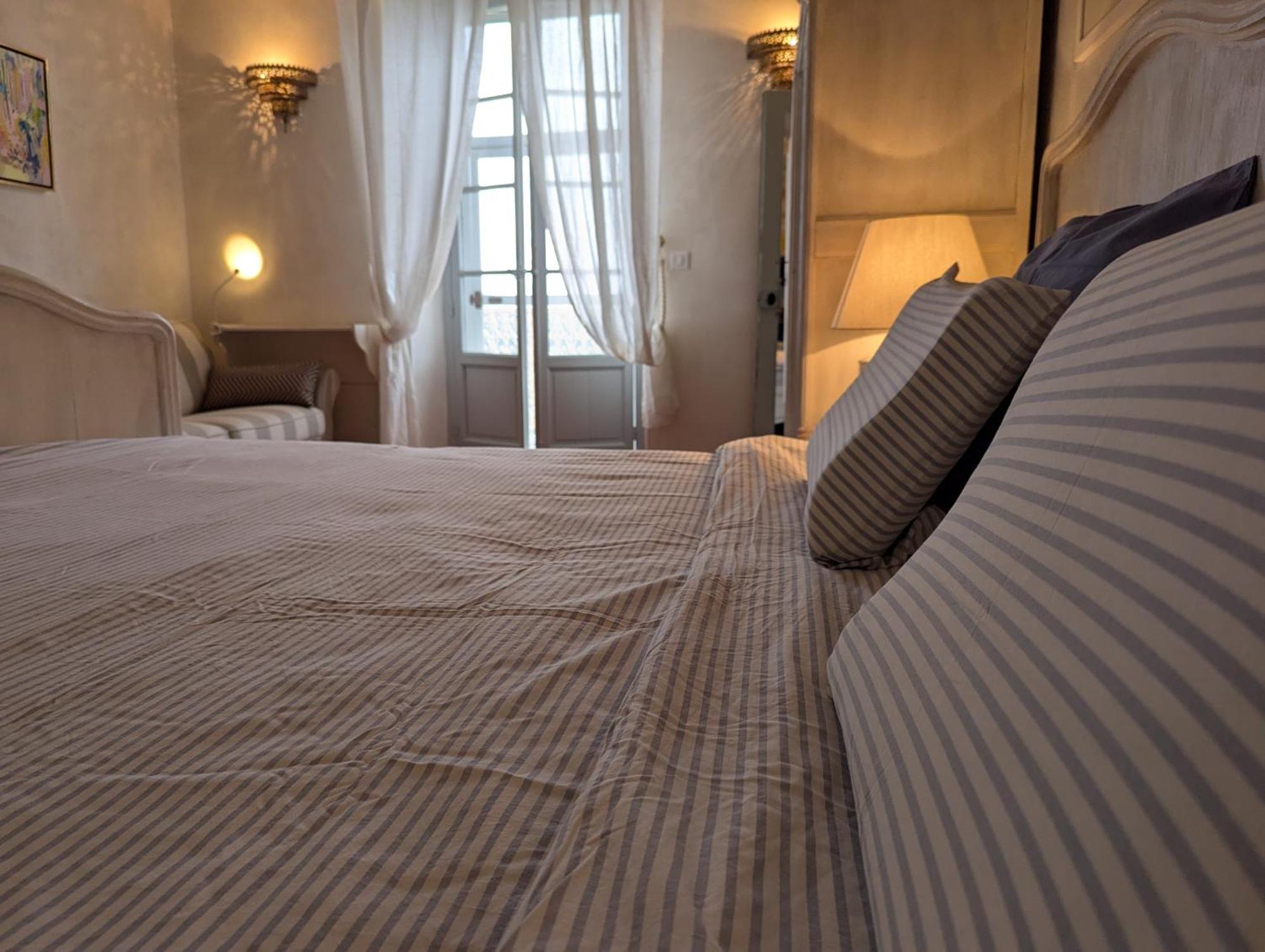 Bed and Breakfast Les Chapeliers Claviers Esterno foto